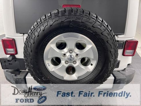 Used 2014 Jeep Wrangler Unlimited Sahara w/ Dual Top Group image 22