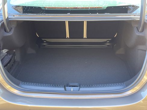 New 2026 Mercedes-Benz E 350 4MATIC Sedan image 9