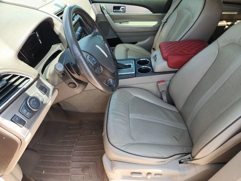 Used 2013 Lincoln MKX AWD image 16
