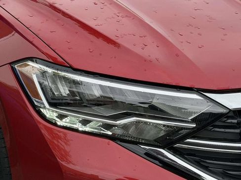 Certified 2023 Volkswagen Jetta SE w/ Panoramic Sunroof Package FWD image 10