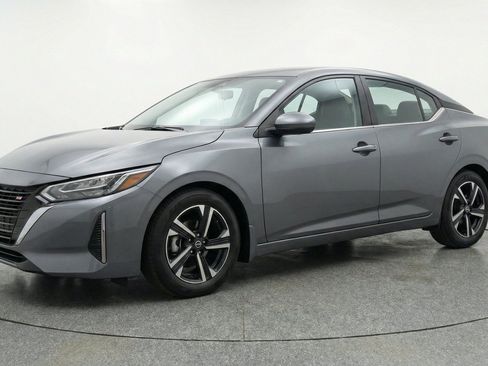 Used 2025 Nissan Sentra SV FWD image 3
