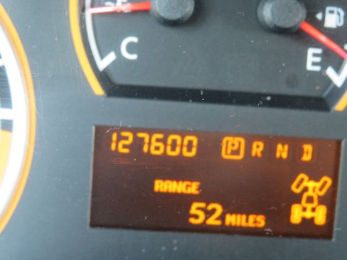 Used 2015 Nissan Armada SV image 8