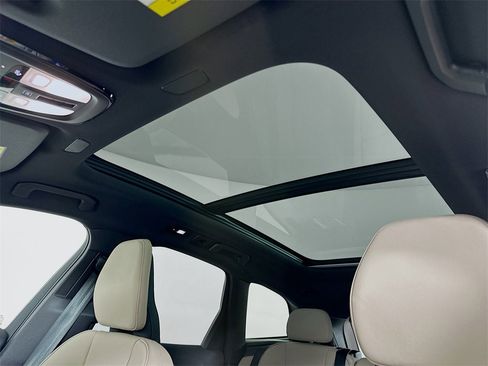 Used 2026 Volvo XC60 B5 Plus w/ Protection Package Premier image 11