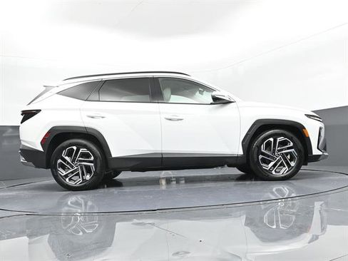 Used 2025 Hyundai Tucson Limited FWD image 32