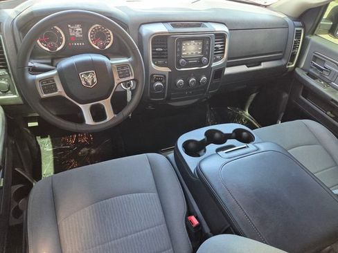 Used 2021 RAM 1500 Classic SLT RWD image 9