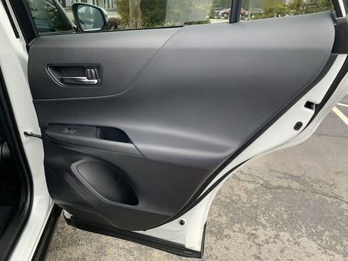 Used 2023 Toyota Venza LE image 11