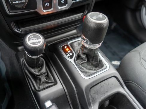 Used 2020 Jeep Wrangler Sport image 24