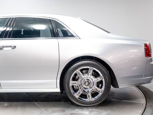 Used 2012 Rolls-Royce Ghost RWD image 56