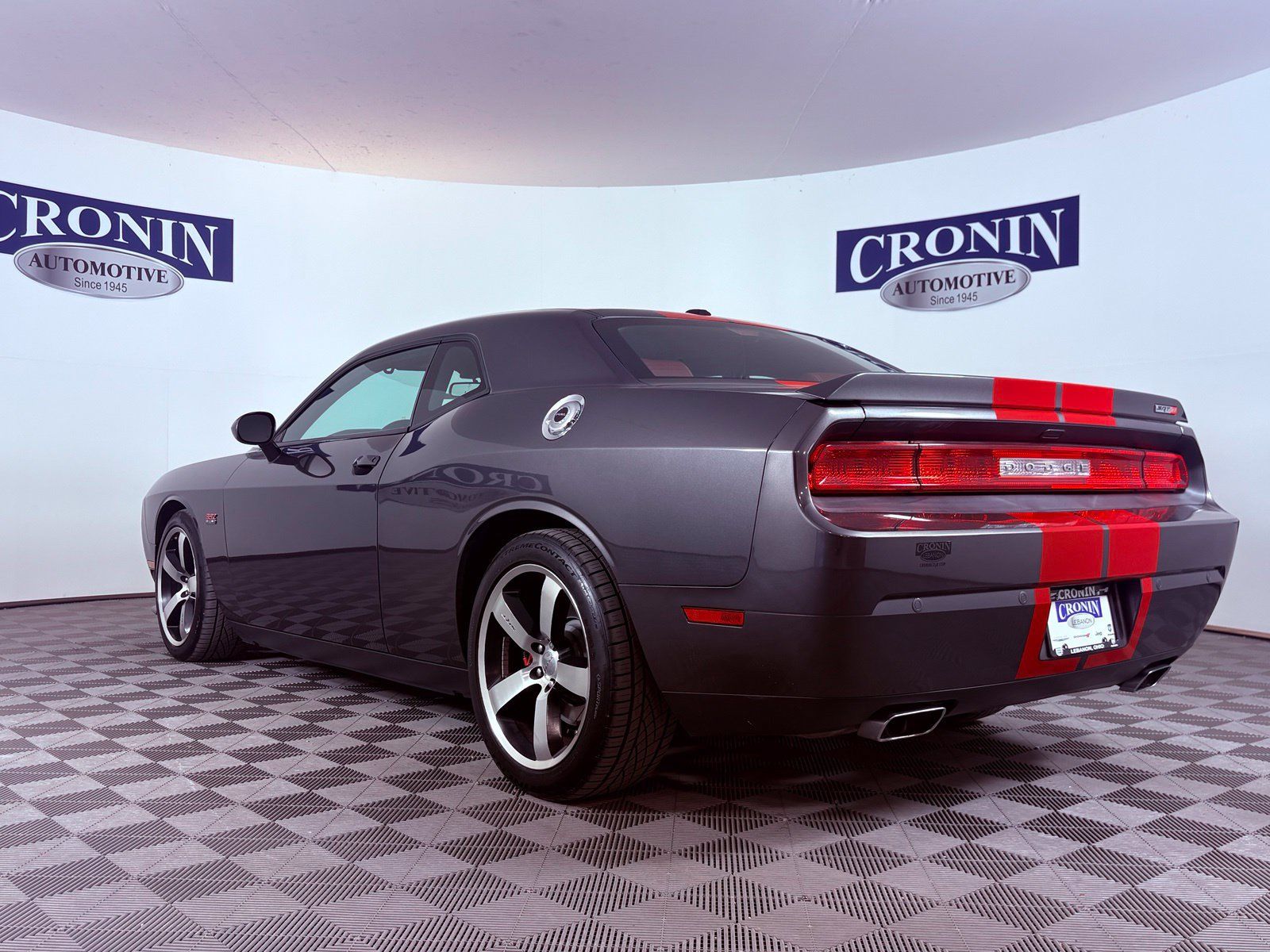 Used 2014 Dodge Challenger SRT8 w/ Harman/Kardon Audio Group RWD image 27