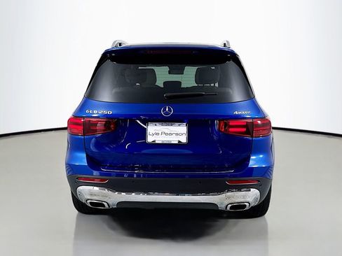 Used 2025 Mercedes-Benz GLB 250 4MATIC image 10