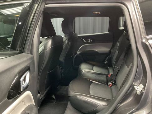 Used 2023 Jeep Compass Limited AWD/4WD image 8