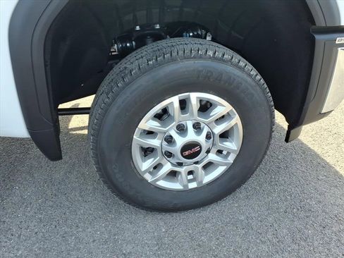 New 2026 GMC Sierra 2500 SLE image 9