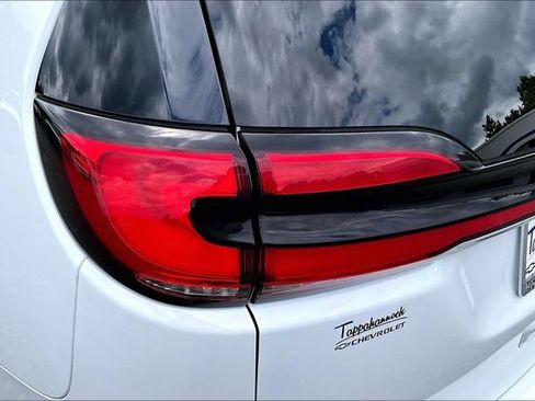 Used 2023 Chrysler Pacifica Touring-L FWD image 23