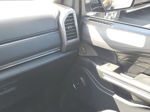 Used 2020 Ford Expedition Platinum image 19