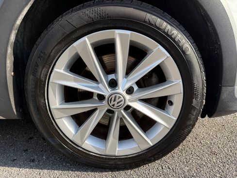 Used 2017 Volkswagen Golf Alltrack S AWD/4WD image 9