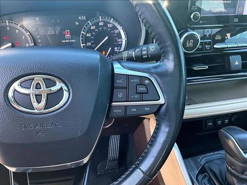 Used 2020 Toyota Highlander Limited image 20