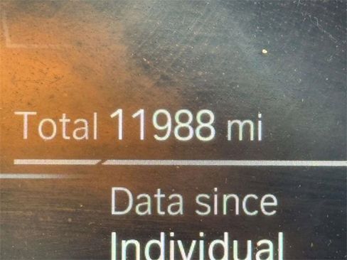 Used 2022 BMW M850i xDrive Convertible image 2