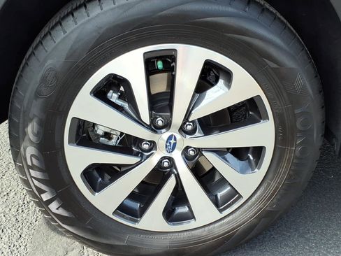 Certified 2025 Subaru Outback Premium w/ Popular Package #1A image 11