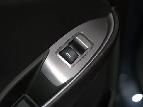 Used 2021 Chevrolet Malibu RS FWD image 34