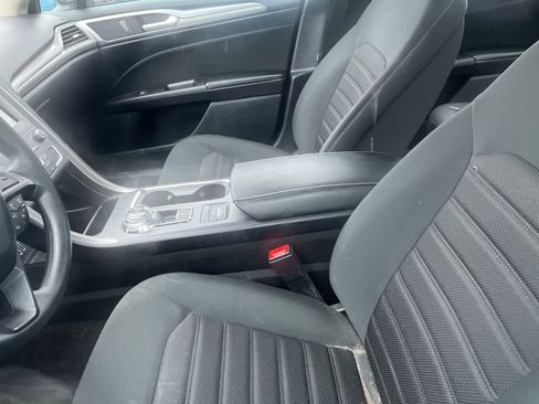 Used 2020 Ford Fusion SE image 22