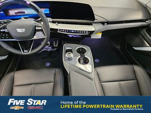 New 2025 Cadillac Optiq Luxury 1 image 9
