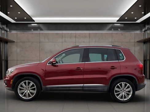 Used 2012 Volkswagen Tiguan S image 8