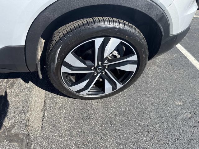 Used 2023 Volvo XC40 B5 Ultimate w/ Protection Package Premier AWD/4WD image 17