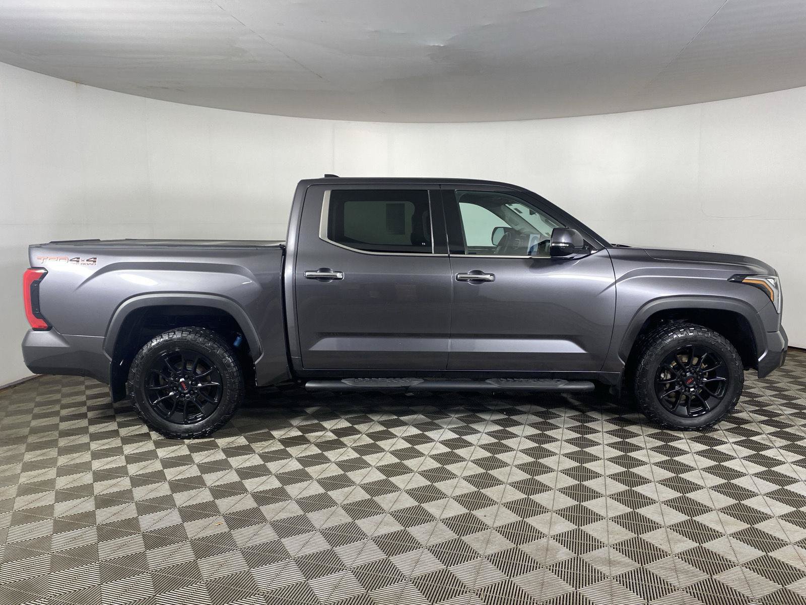 Used 2022 Toyota Tundra Limited AWD/4WD image 8