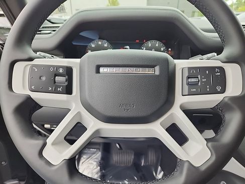 New 2025 Land Rover Defender 110 X-Dynamic SE image 16