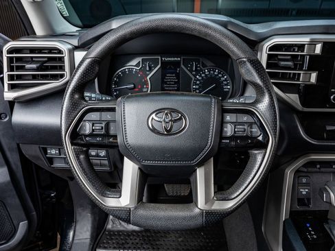 Used 2022 Toyota Tundra SR5 w/ SR5 Convenience Package image 18