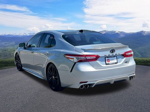 Used 2020 Toyota Camry XSE FWD image 3