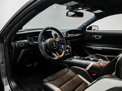 Used 2021 Ford Mustang Shelby GT500 w/ Carbon Fiber Track Pack image 40