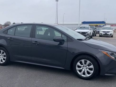 Used 2024 Toyota Corolla LE image 3