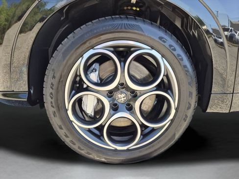 Used 2025 Alfa Romeo Tonale AWD/4WD image 55