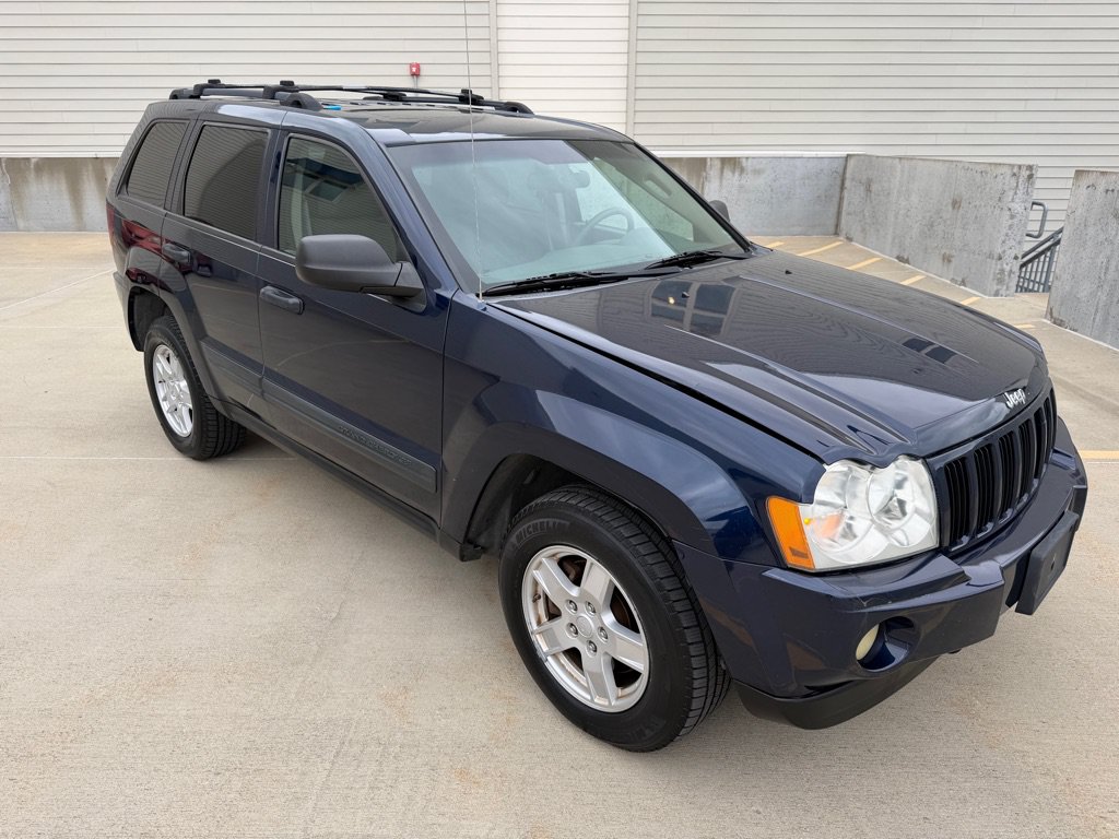 Used 2005 Jeep Grand Cherokee Laredo AWD/4WD image 1