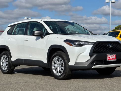 Certified 2024 Toyota Corolla Cross L image 5