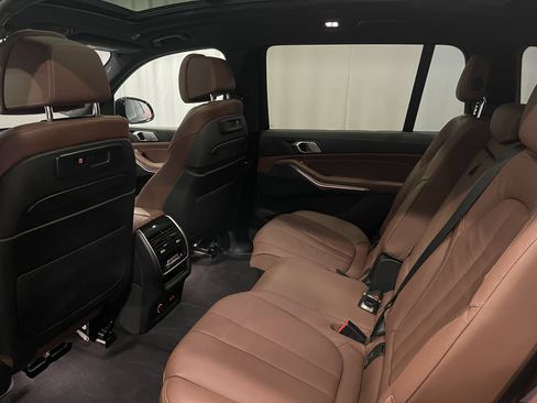 Certified 2022 BMW X7 xDrive40i w/ M Sport Package image 23