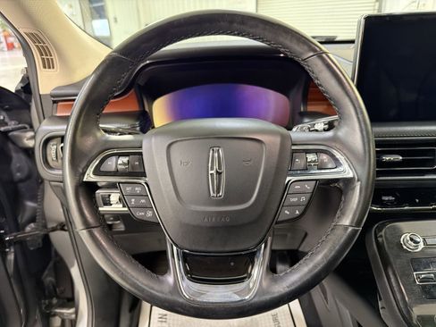 Used 2022 Lincoln Nautilus Reserve image 13