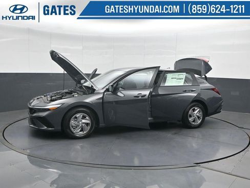 New 2026 Hyundai Elantra SE FWD image 52