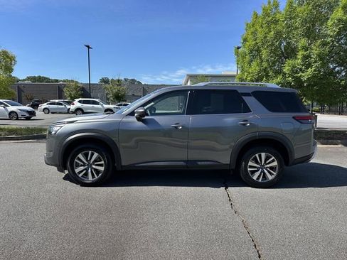 Certified 2025 Nissan Pathfinder SL AWD/4WD image 6