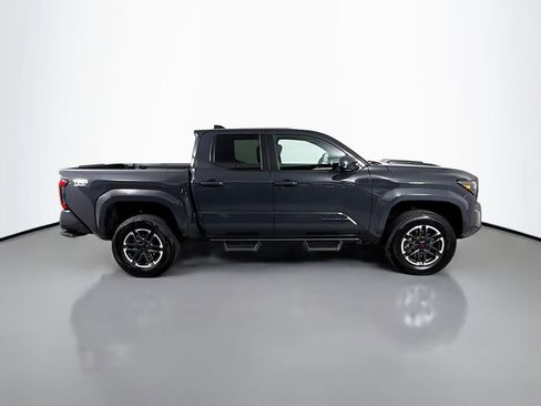 Used 2025 Toyota Tacoma TRD Sport AWD/4WD image 4