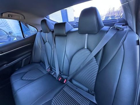 Used 2019 Toyota Camry SE image 30