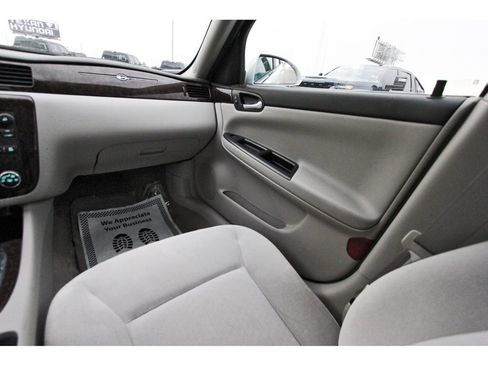 Used 2014 Chevrolet Impala Limited LS FWD image 11
