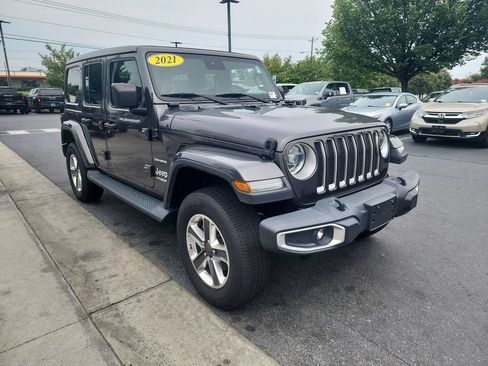 Used 2021 Jeep Wrangler Unlimited Sahara AWD/4WD image 2