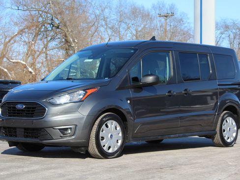 Used 2023 Ford Transit Connect XLT image 3