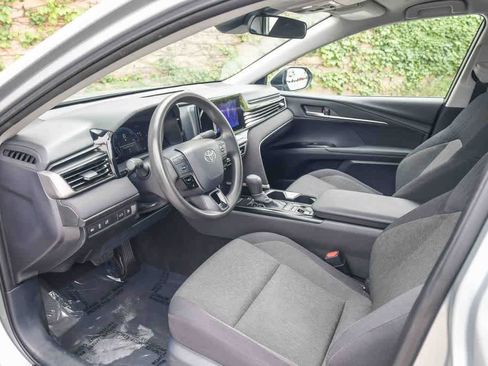 Used 2025 Toyota Camry LE FWD image 17