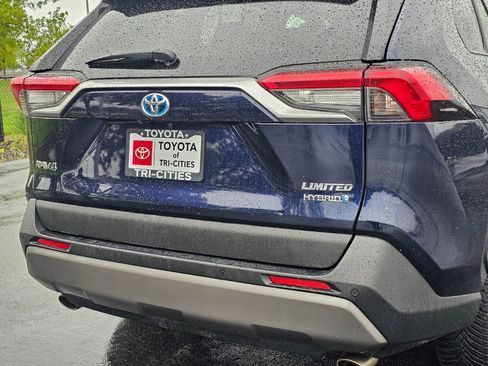 Used 2019 Toyota RAV4 Limited AWD/4WD image 13