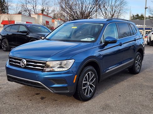 Used 2020 Volkswagen Tiguan SE image 2