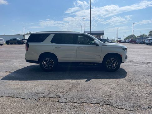 Used 2022 Chevrolet Tahoe Z71 w/ Z71 Off-Road Package AWD/4WD image 7