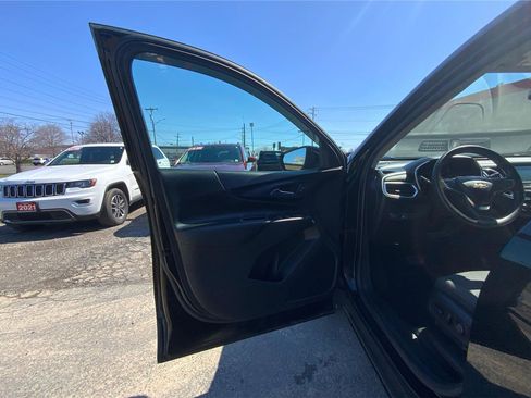 Used 2018 Chevrolet Equinox LT image 20